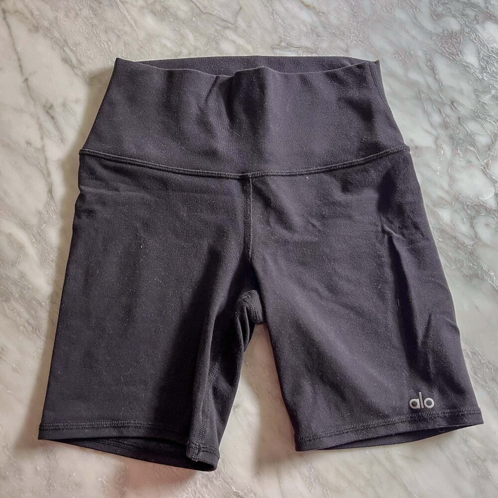 Alo Yoga High-Waist Black Biker Shorts – Size S